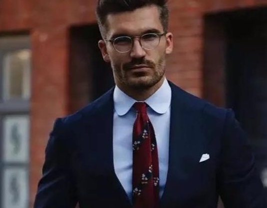 如何選擇自己的西裝，這樣選準(zhǔn)沒(méi)錯(cuò)。